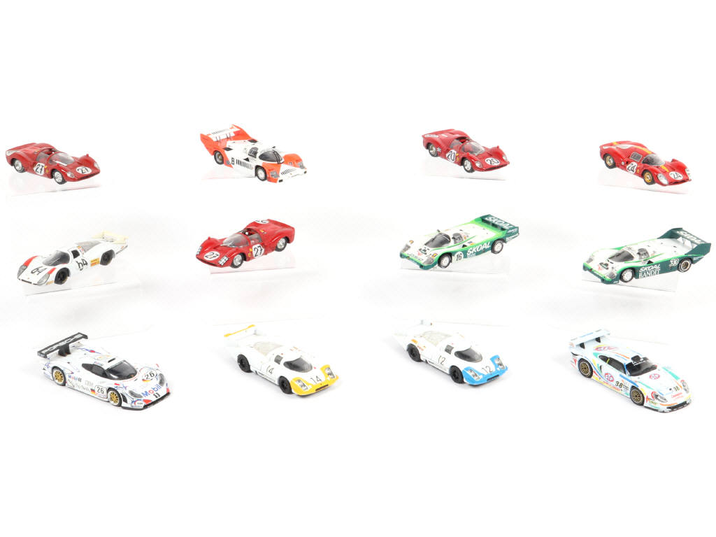 Lot 138 - DIVERS (12)