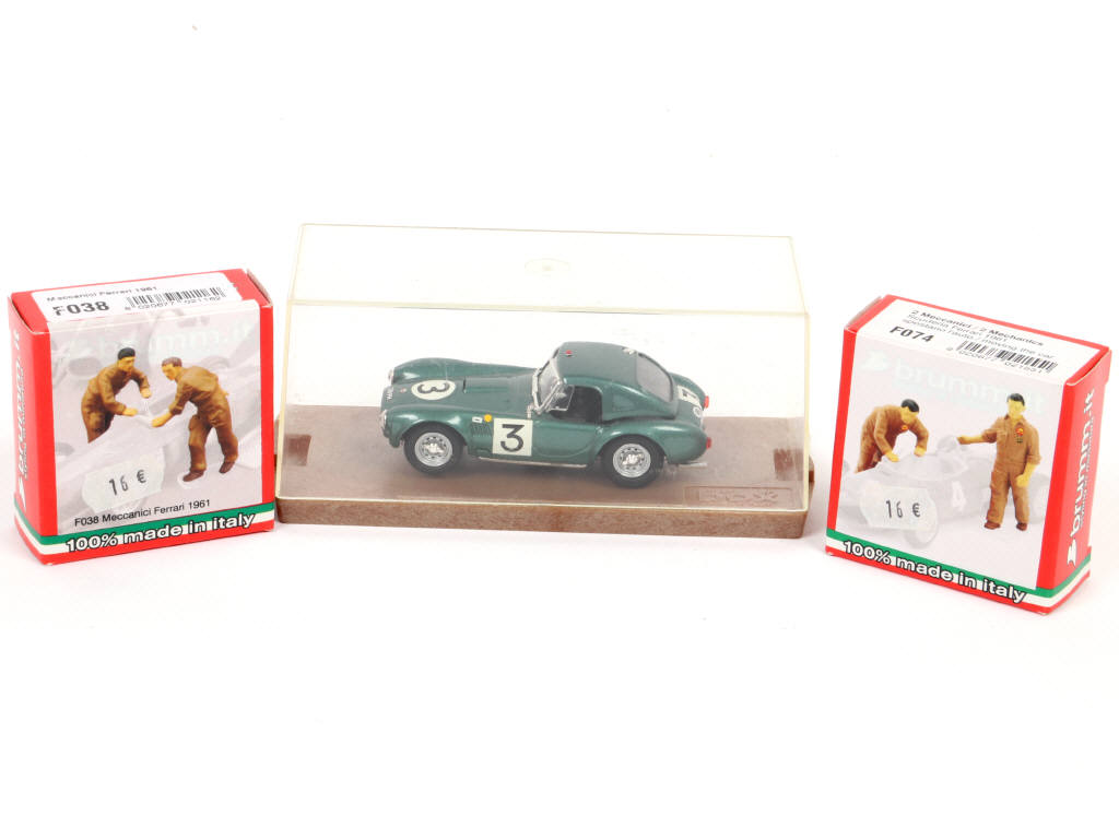 Lot 87 - DIVERS (16)