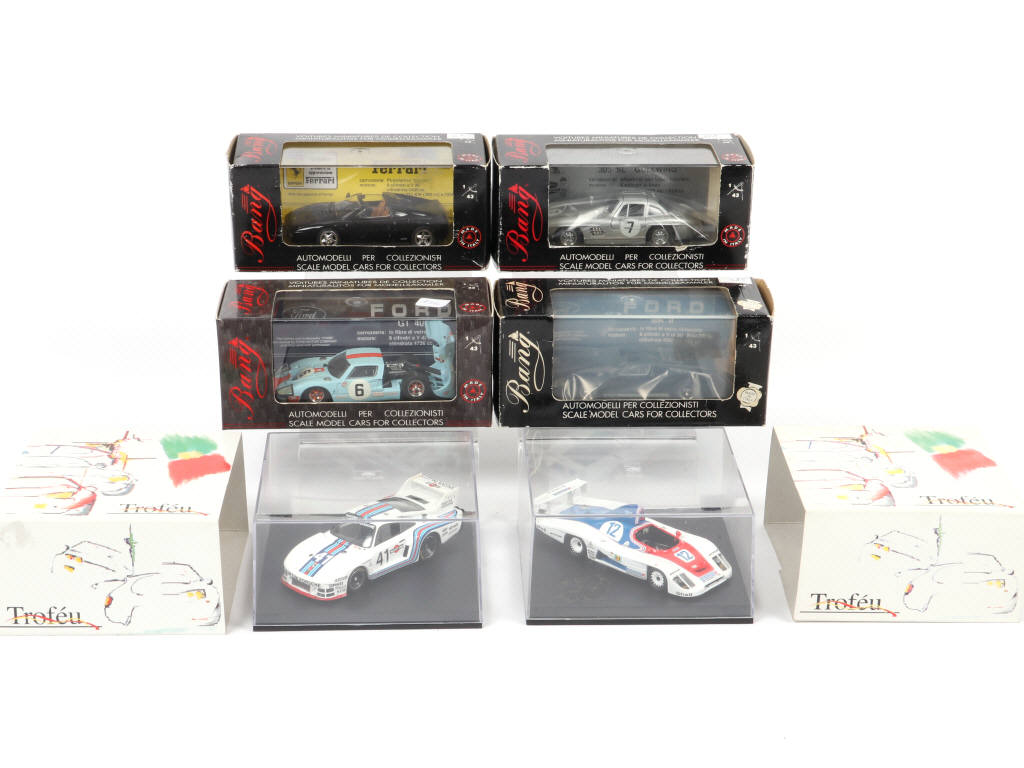 Lot 130 - DIVERS (6)