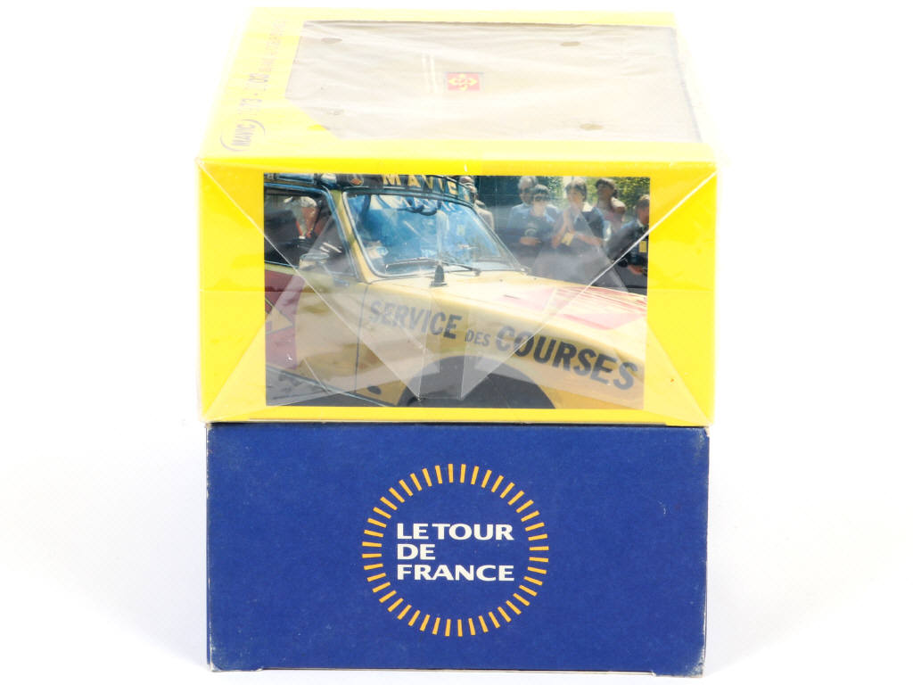 Lot 144 - DIVERS (2)