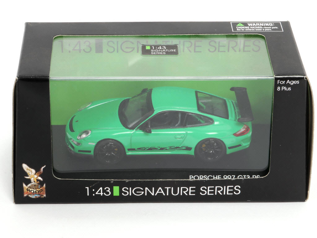 Lot 137 - DIVERS (12)