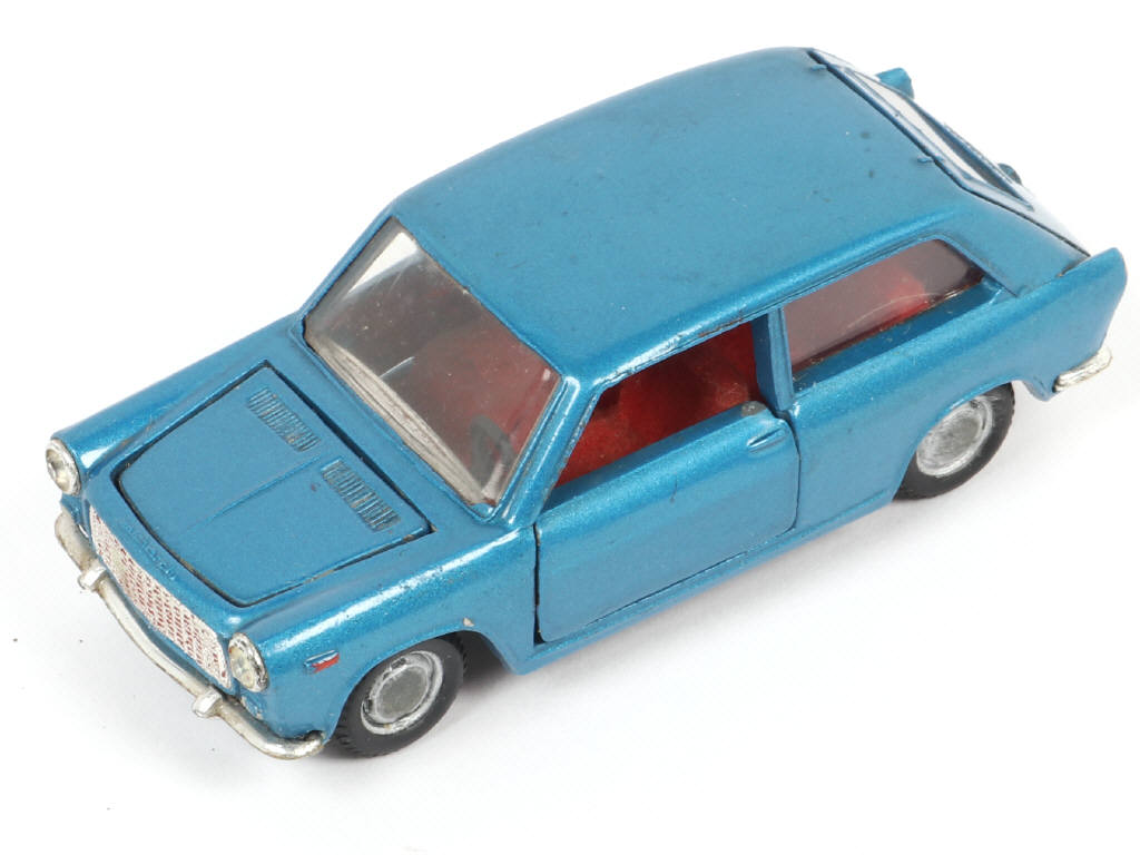 Lot 81 - DIVERS (13)