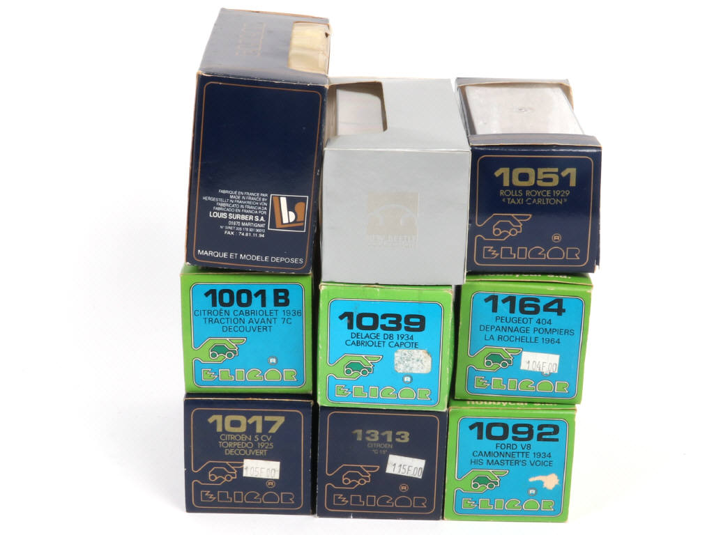 Lot 67 - DIVERS (23)