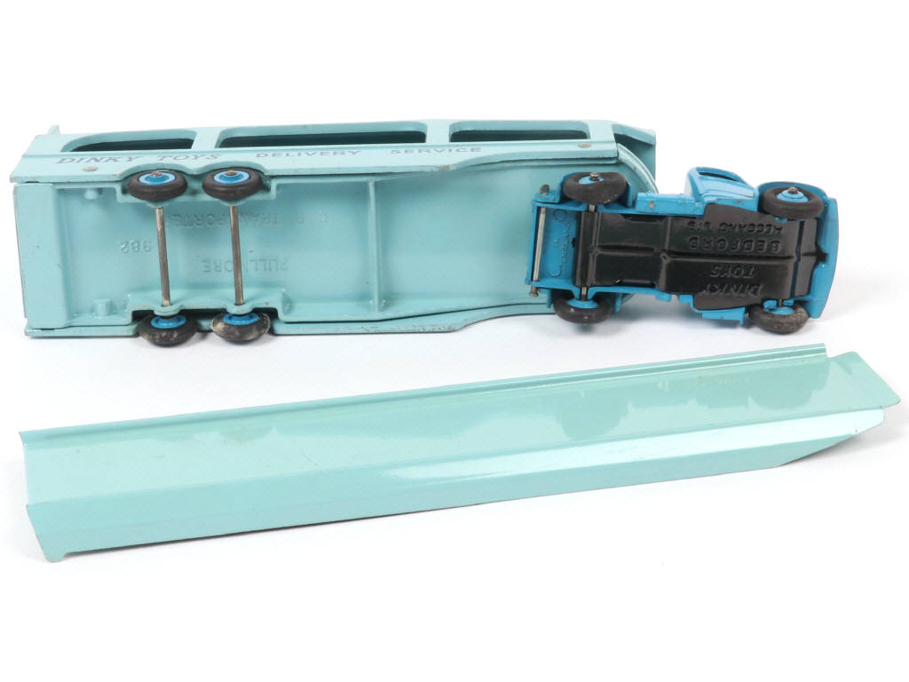 Lot 80 - DINKY TOYS (GB) (1)