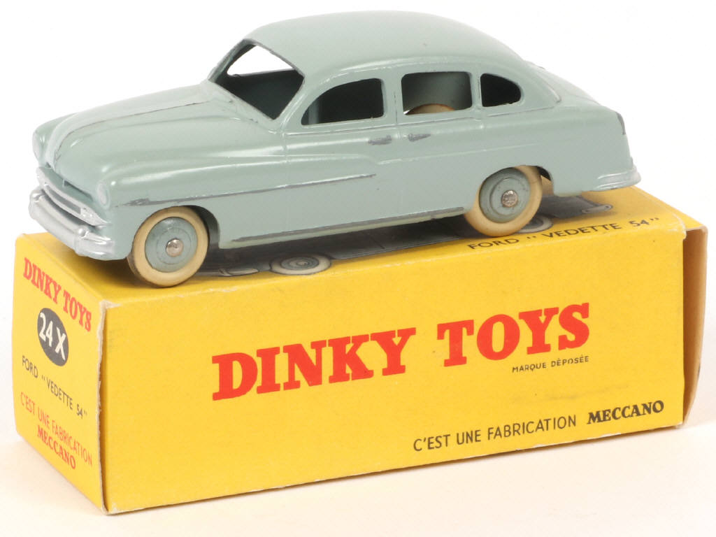 Lot 136 - DINKY TOYS (FRANCE) (1)