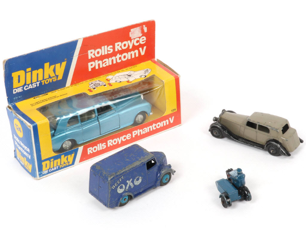 Lot 108 - DINKY TOYS (GB) (4)