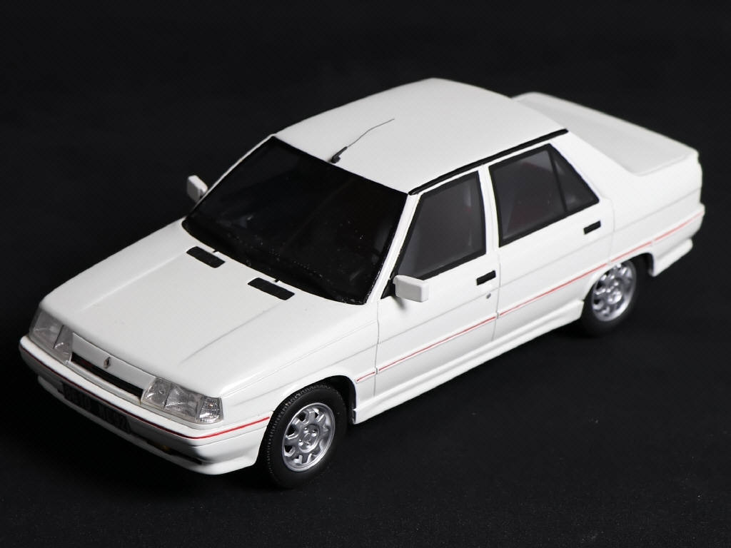 Lot 211 - OTTO MOBILE (FRANCE) (1)