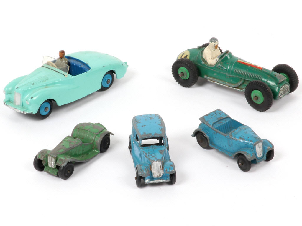 Lot 170 - DINKY TOYS (GB) (5)
