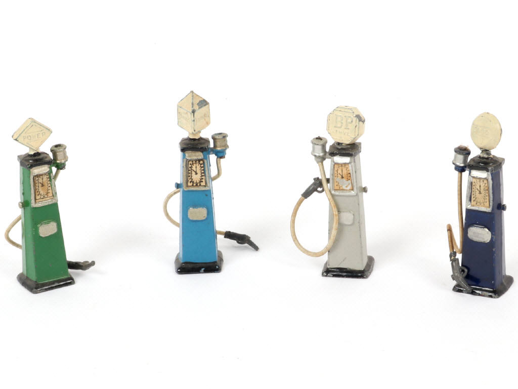 Lot 48 - DIVERS (GB) (4)