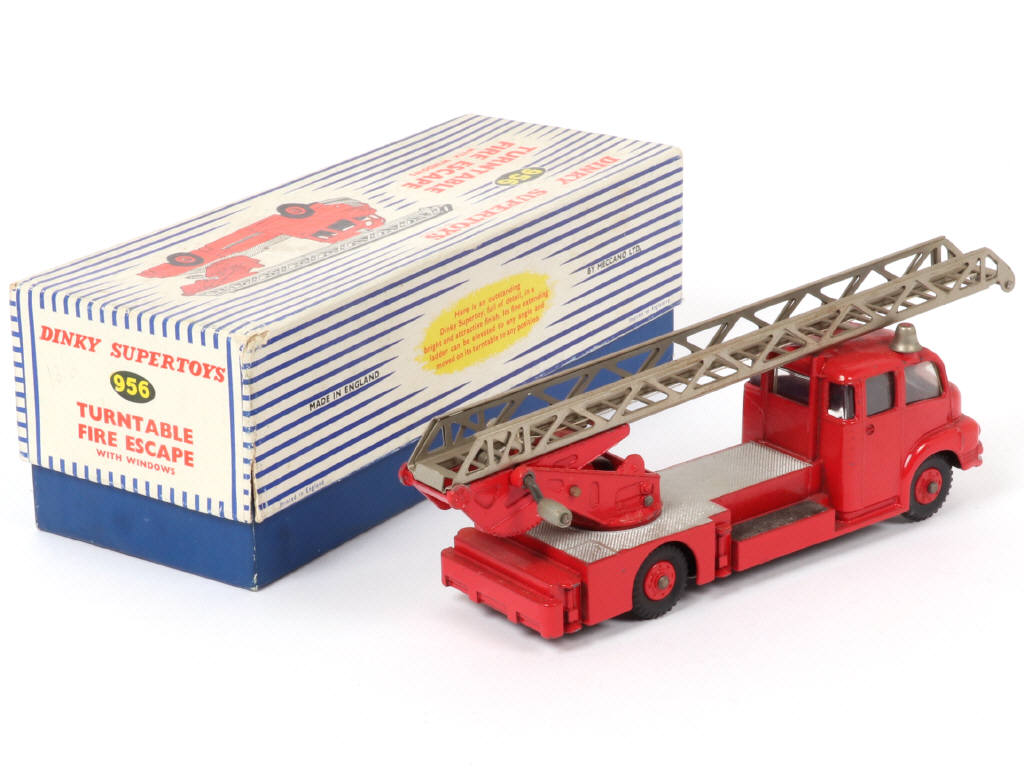 Lot 154 - DINKY TOYS (GB) (1)