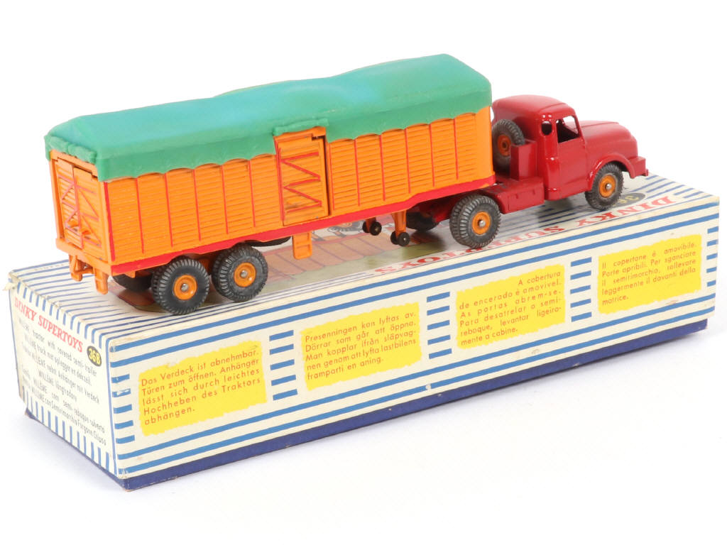 Lot 227 - DINKY TOYS (FRANCE) (1)