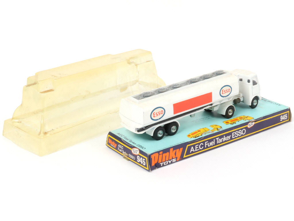 Lot 152 - DINKY TOYS (GB) (1)
