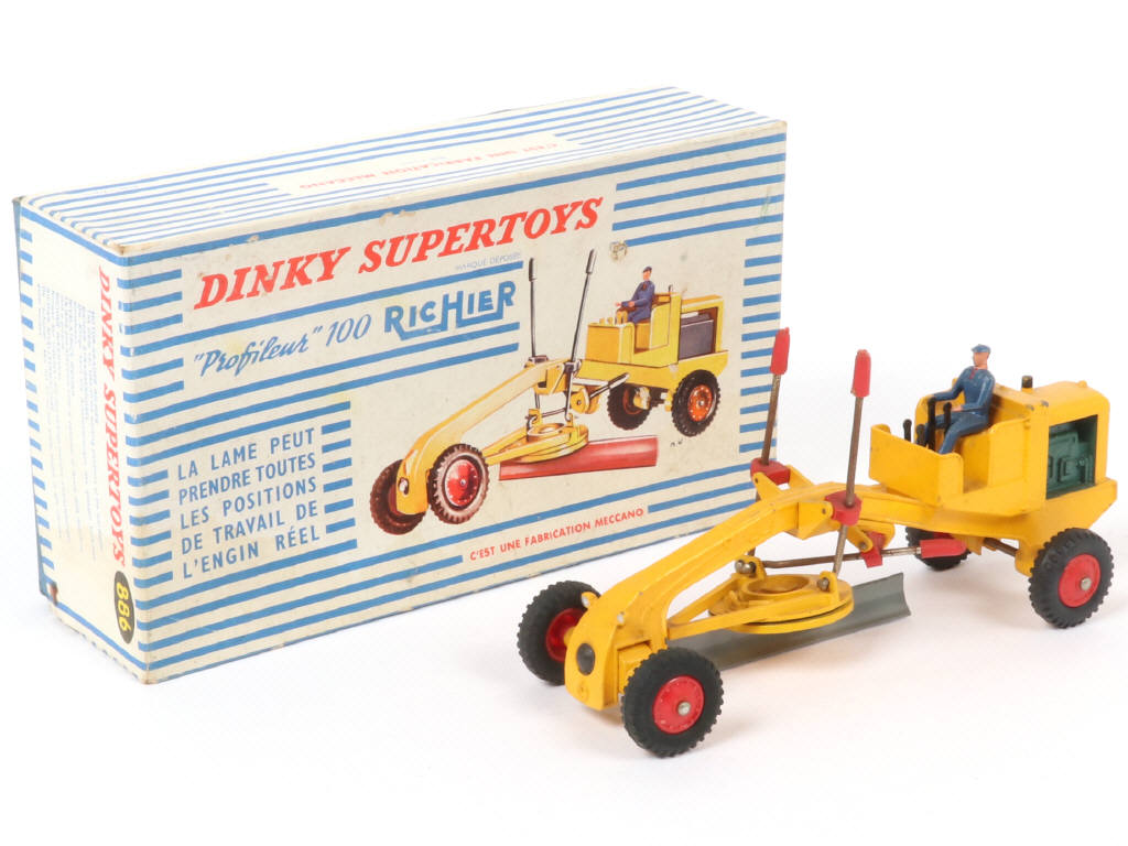 Lot 237 - DINKY TOYS (FRANCE) (1)