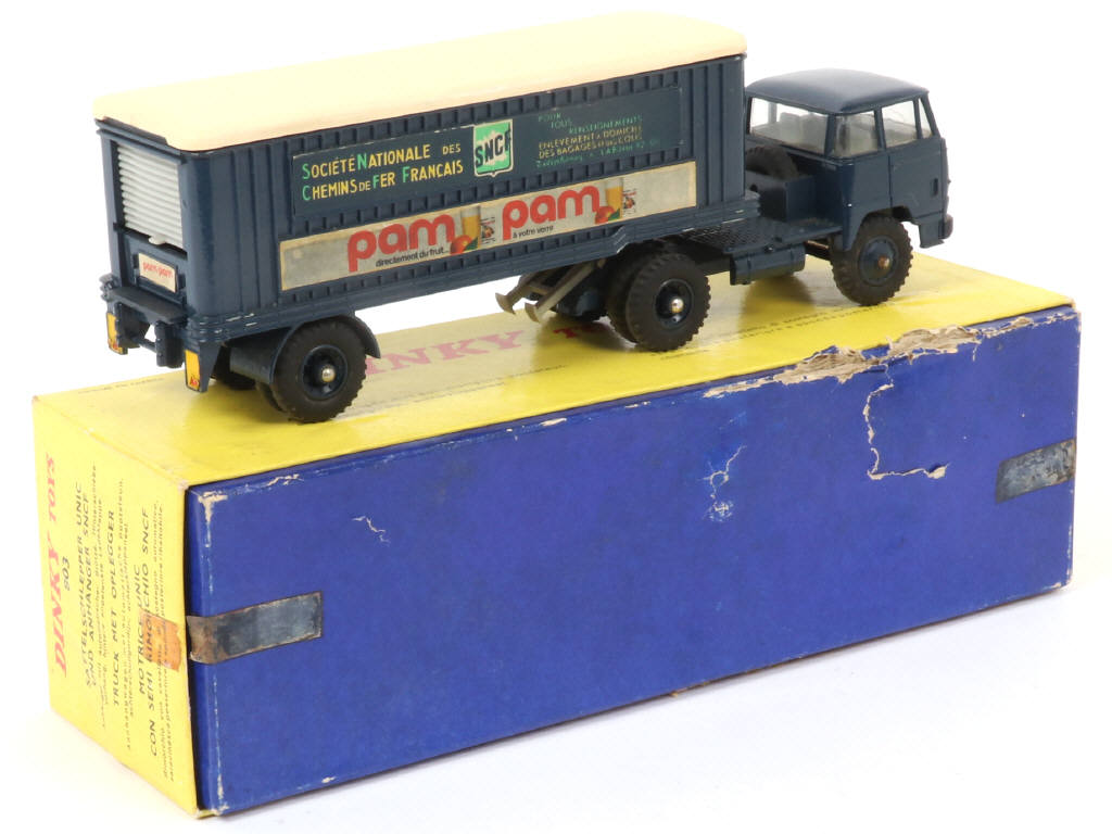 Lot 230 - DINKY TOYS (FRANCE) (1)