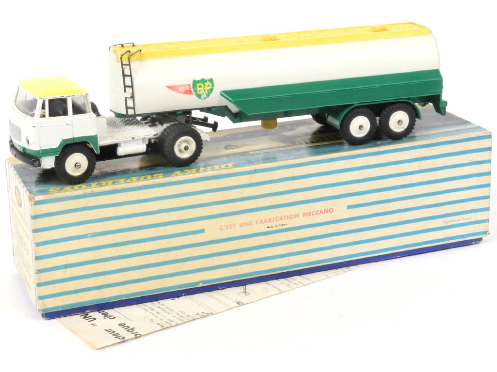 Lot 231 - DINKY TOYS (FRANCE) (1)