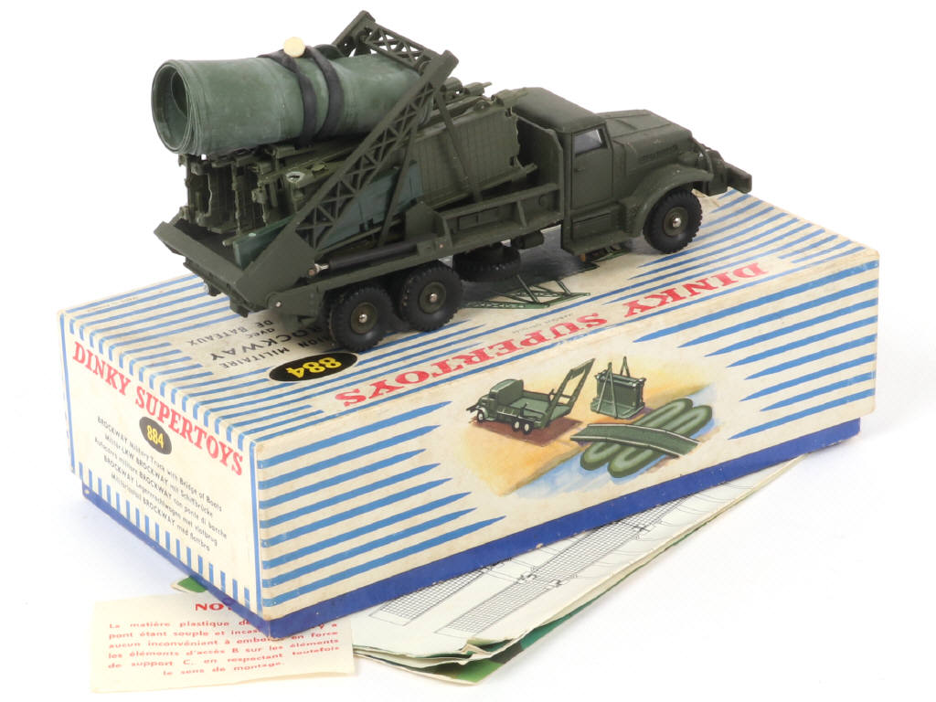 Lot 236 - DINKY TOYS (FRANCE) (1)