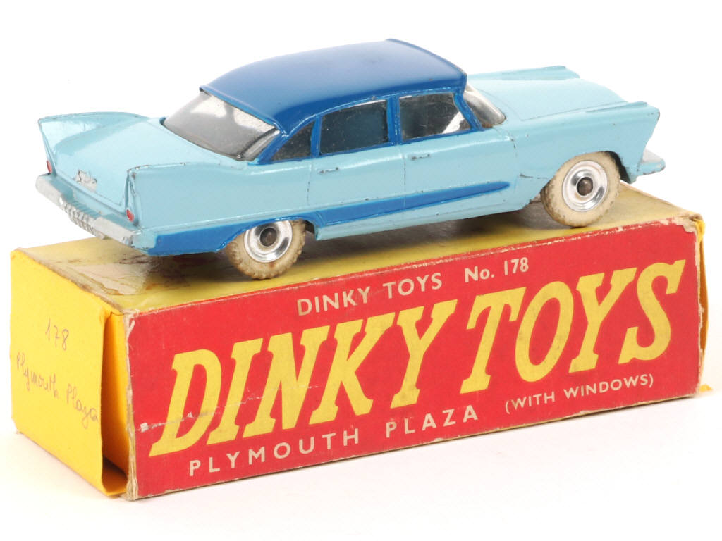 Lot 143 - DINKY TOYS (GB) (1)