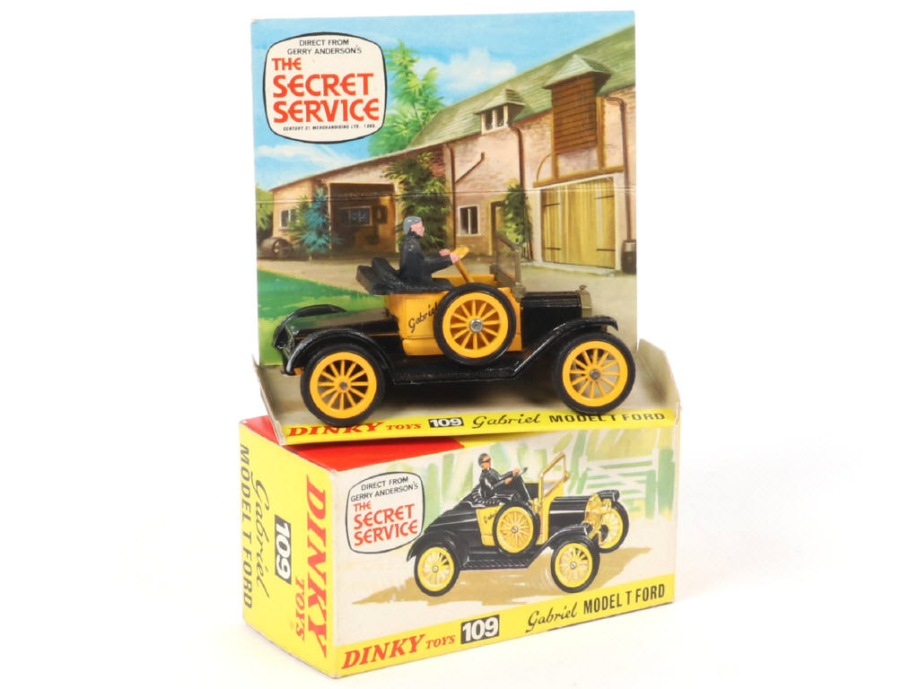 Lot 151 - DINKY TOYS (GB) (1)