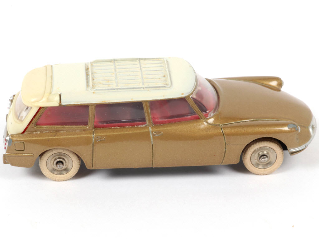 Lot 188 - DINKY TOYS (FRANCE) (1)