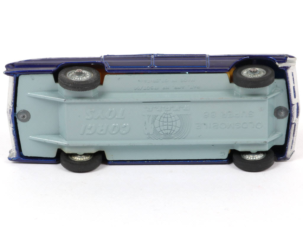 Lot 81 - CORGI TOYS (GB) (1)