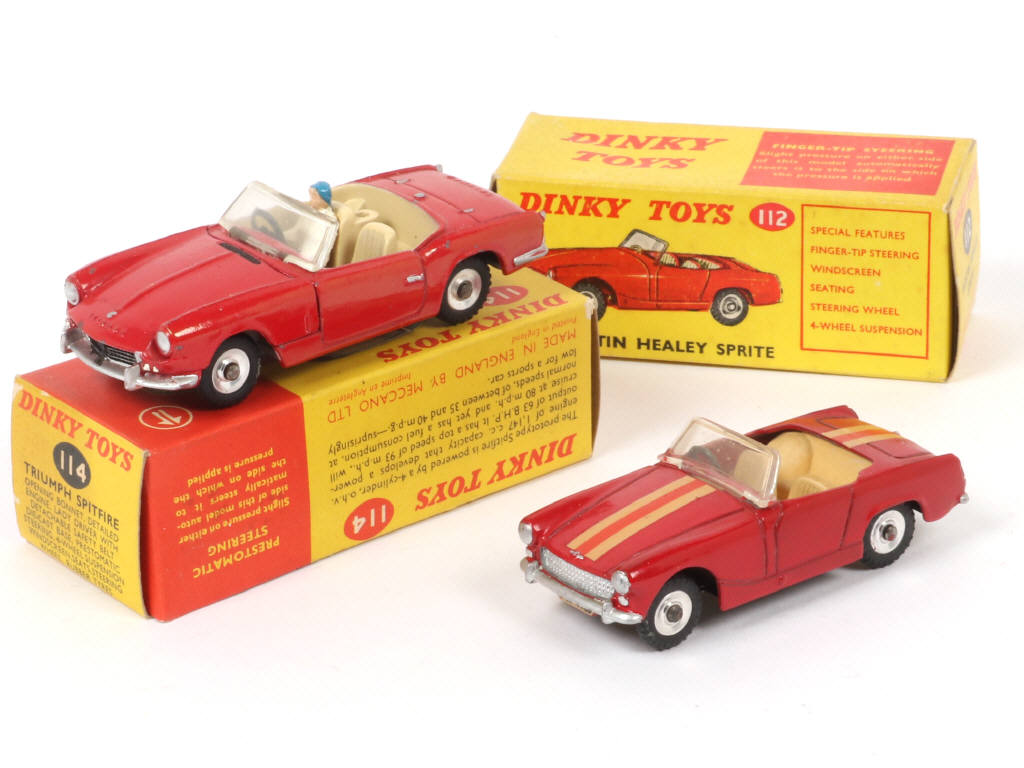 Lot 160 - DINKY TOYS (GB) (2)