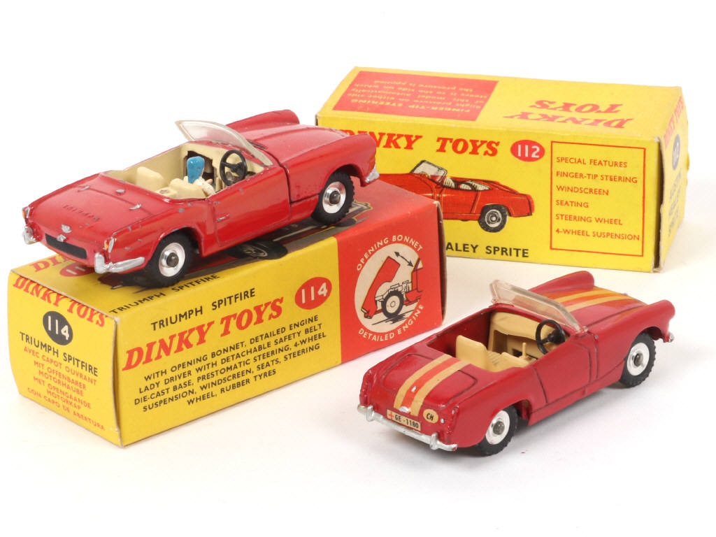 Lot 160 - DINKY TOYS (GB) (2)
