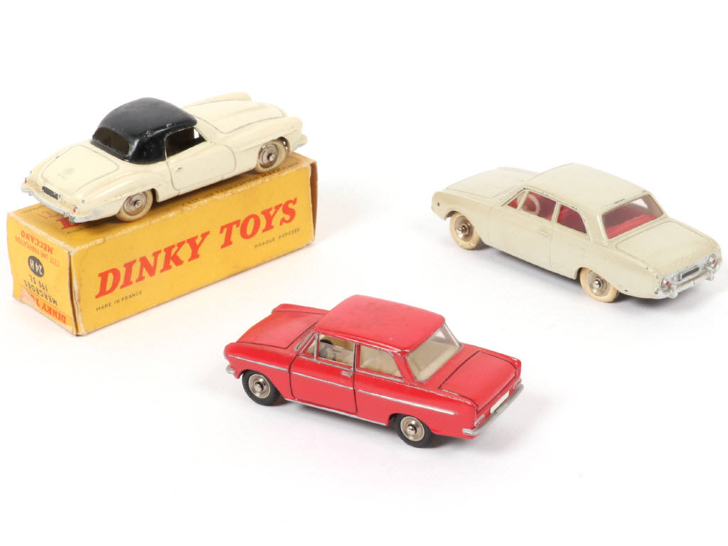 Lot 246 - DINKY TOYS (FRANCE) (3)