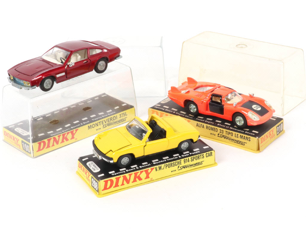 Lot 167 - DINKY TOYS (GB) (3)