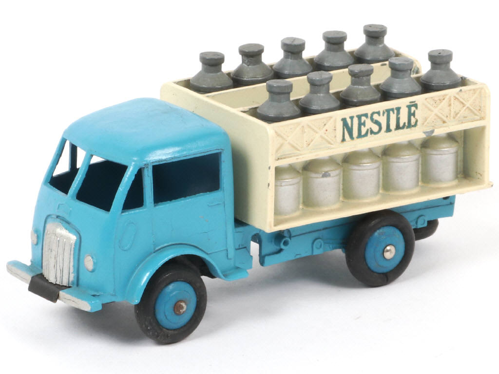 Lot 220 - DINKY TOYS (FRANCE) (1)