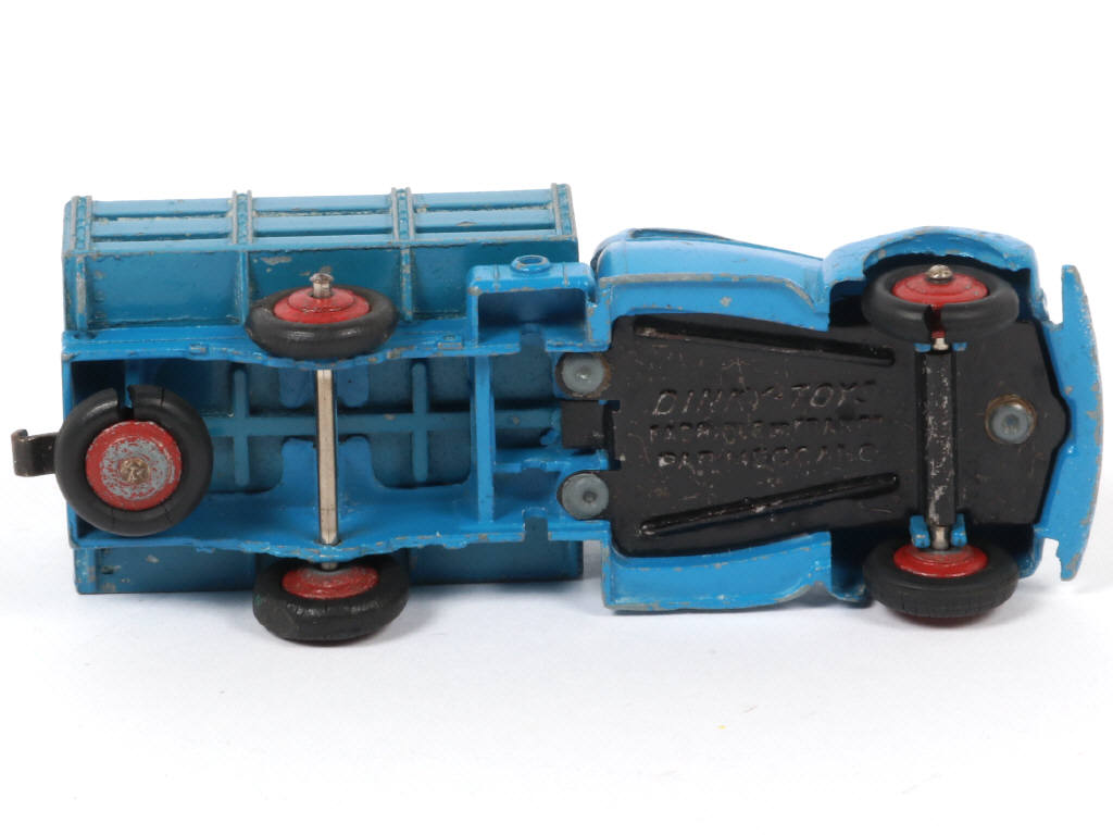 Lot 218 - DINKY TOYS (FRANCE) (1)