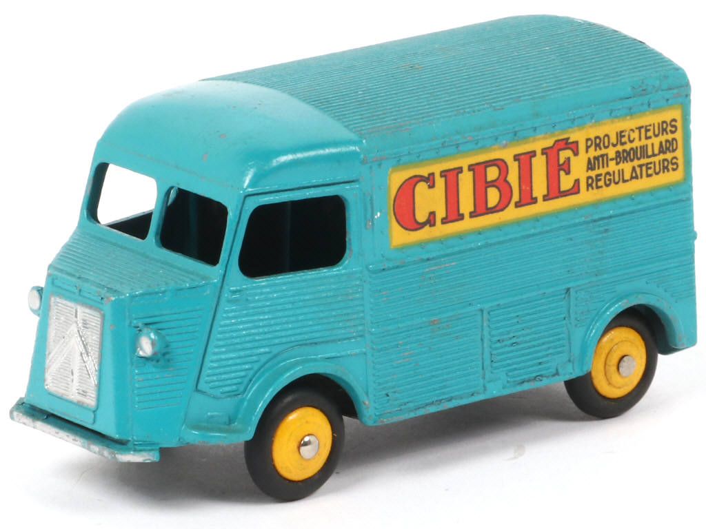 Lot 214 - DINKY TOYS (FRANCE) (1)