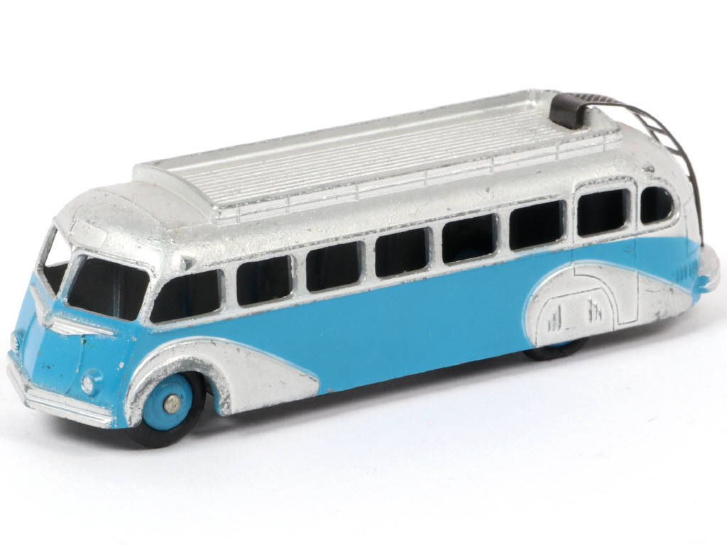 Lot 221 - DINKY TOYS (FRANCE) (1)