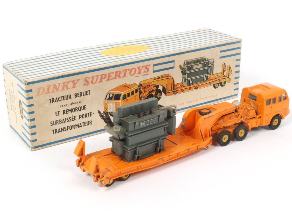 Lot 228 - DINKY TOYS (FRANCE) (1)