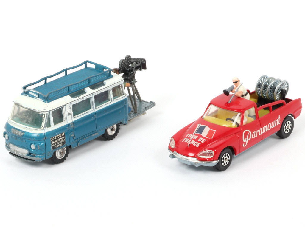 Lot 83 - CORGI TOYS (GB) (2)