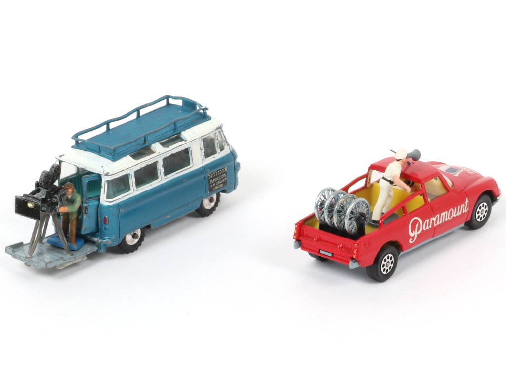 Lot 83 - CORGI TOYS (GB) (2)