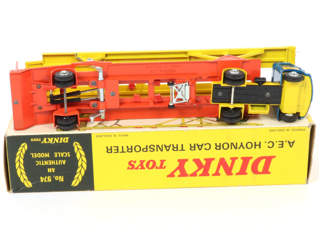 Lot 155 - DINKY TOYS (GB) (1)