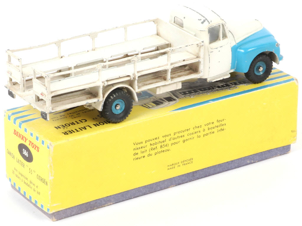 Lot 229 - DINKY TOYS (FRANCE) (1)
