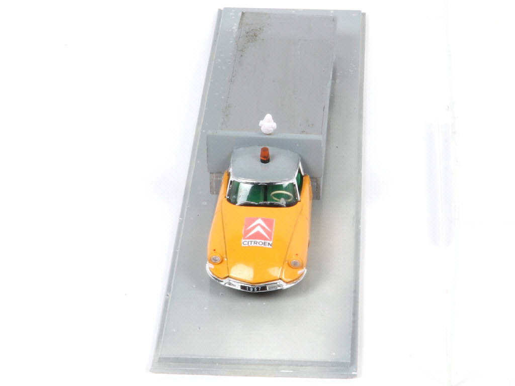 Lot 65 - DIVERS (1)