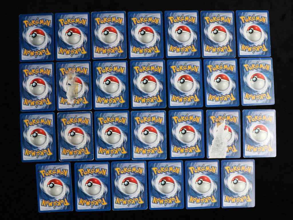 Lot 70 - POKEMON COMPANY (FRANCE) (30)