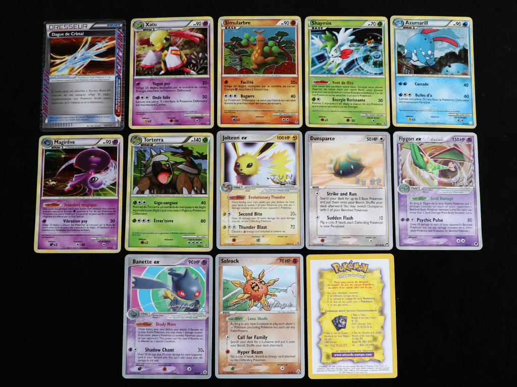 Lot 136 - POKEMON COMPANY (12)