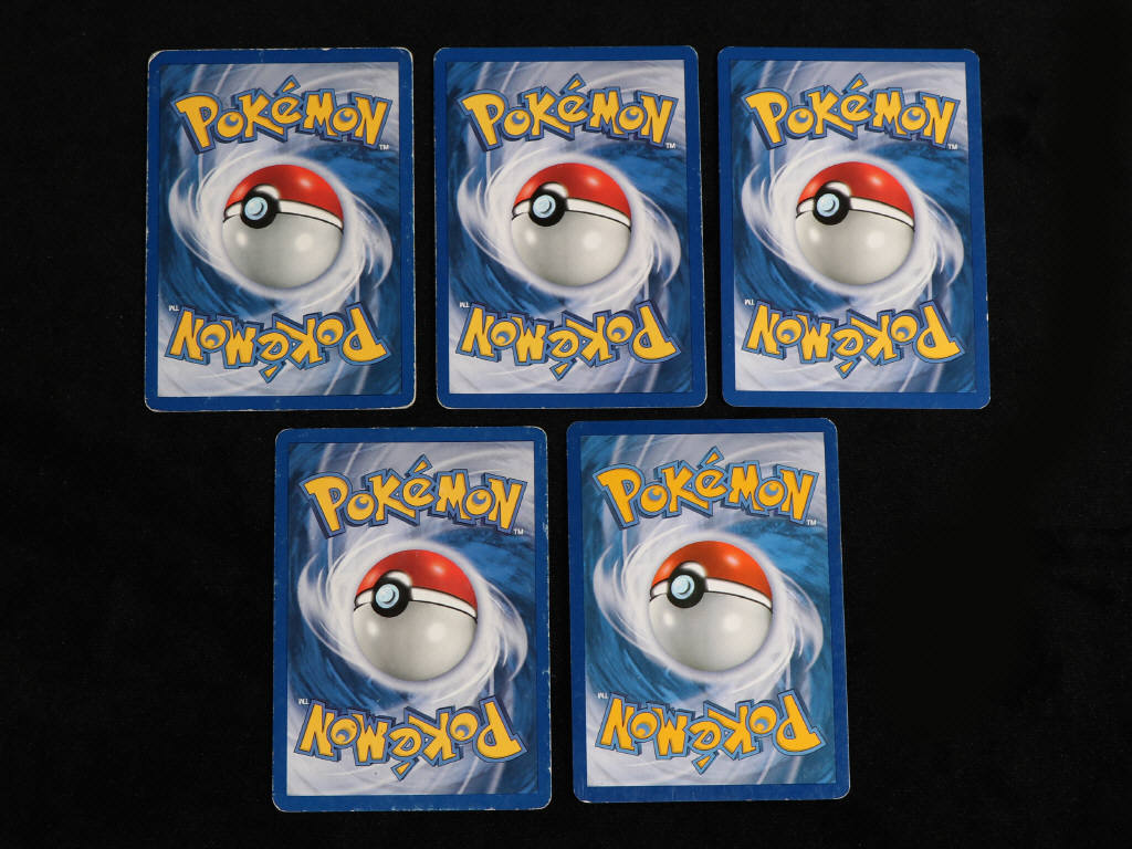 Lot 126 - POKEMON COMPANY (FRANCE) (5)