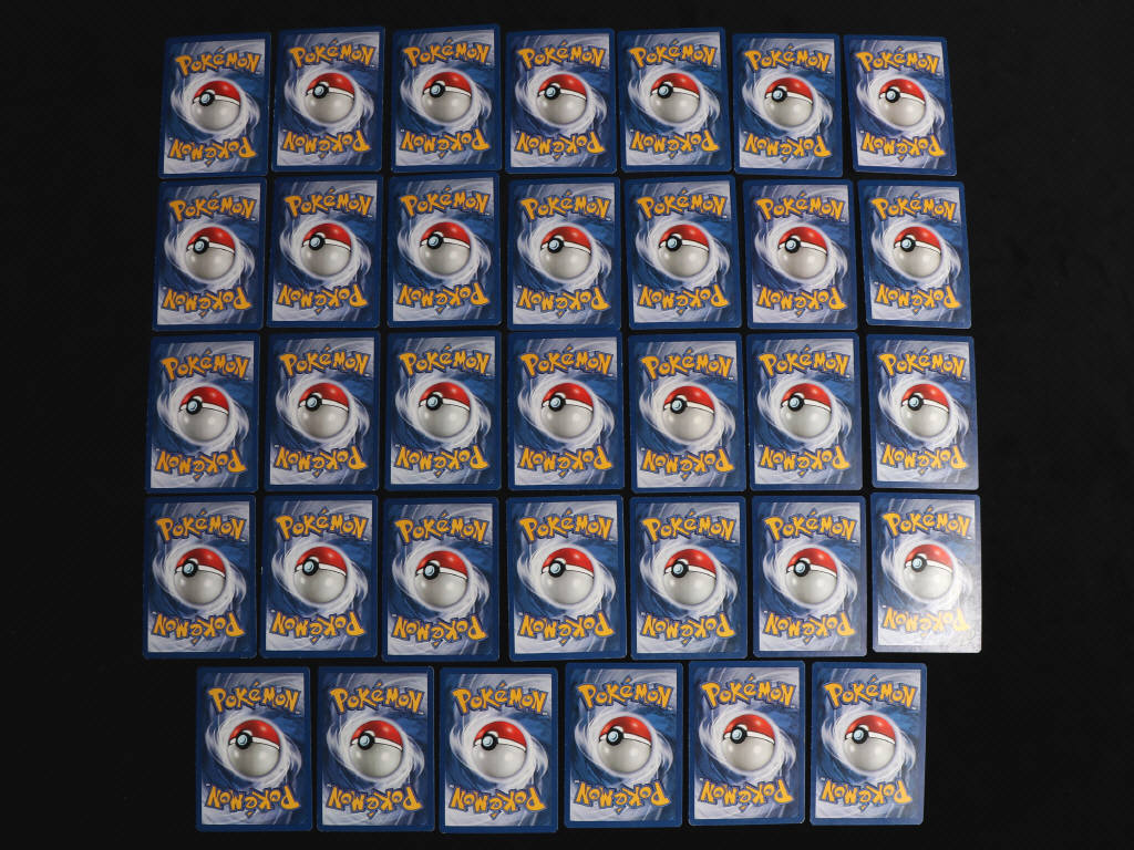 Lot 111 - POKEMON COMPANY (FRANCE) (34)