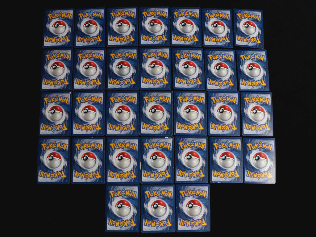 Lot 116 - POKEMON COMPANY (FRANCE) (122)