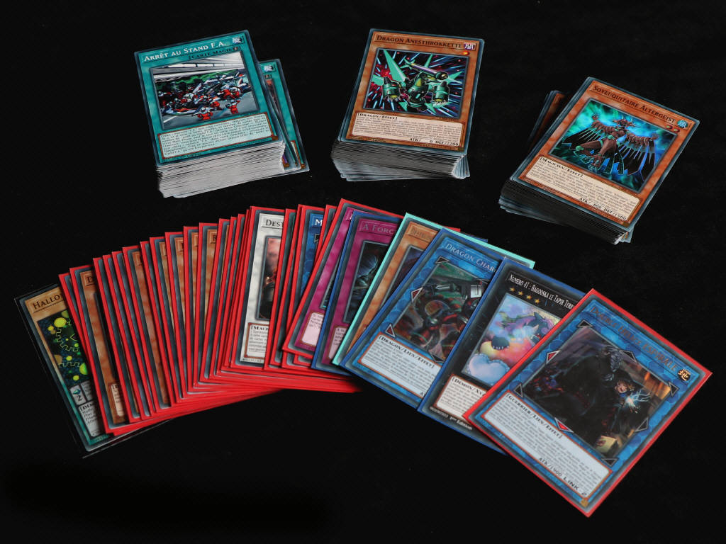 Lot 179 - KONAMI YU-GI-OH (1)