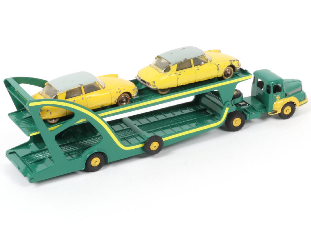 Lot 254 - DINKY TOYS (FRANCE) (4)