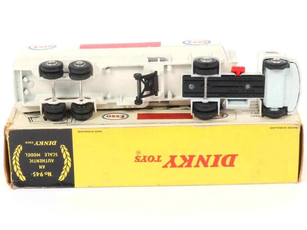 Lot 172 - DINKY TOYS (GB) (1)
