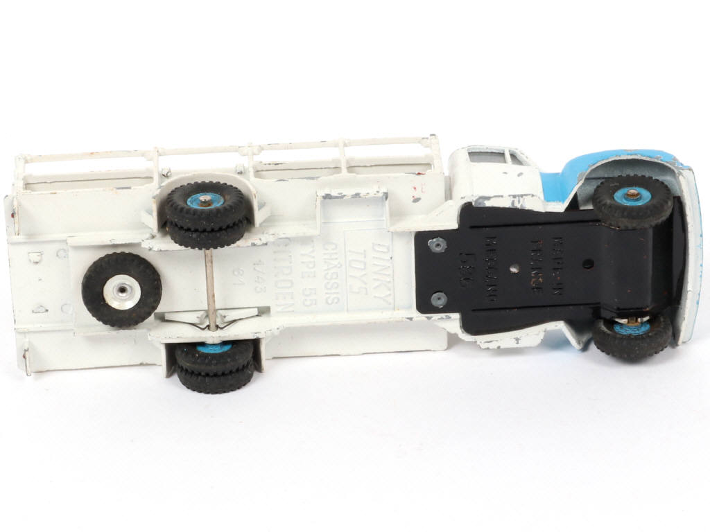 Lot 237 - DINKY TOYS (FRANCE) (1)