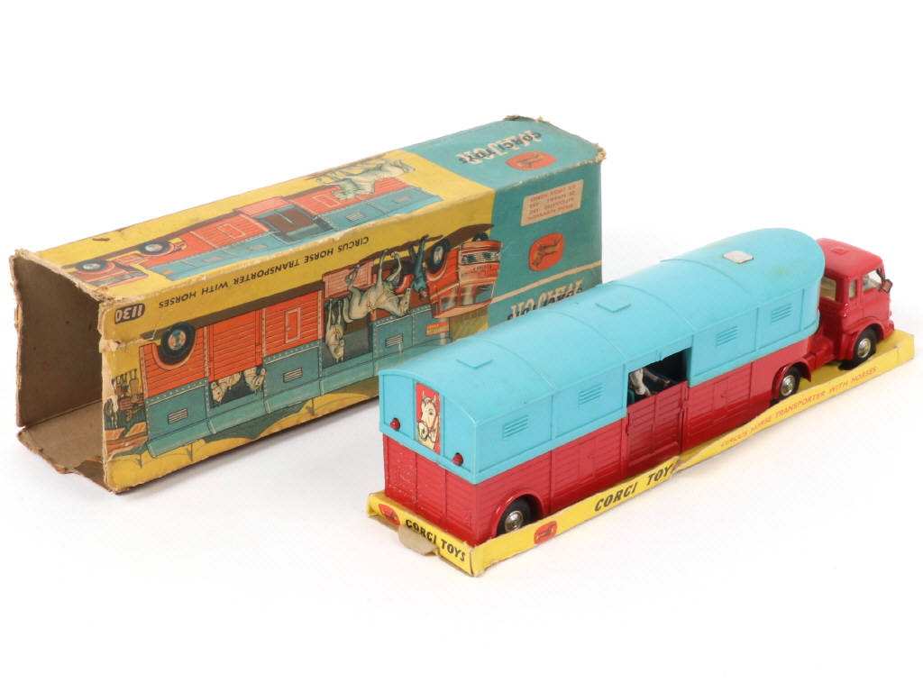 Lot 52 - CORGI TOYS (GB) (1)