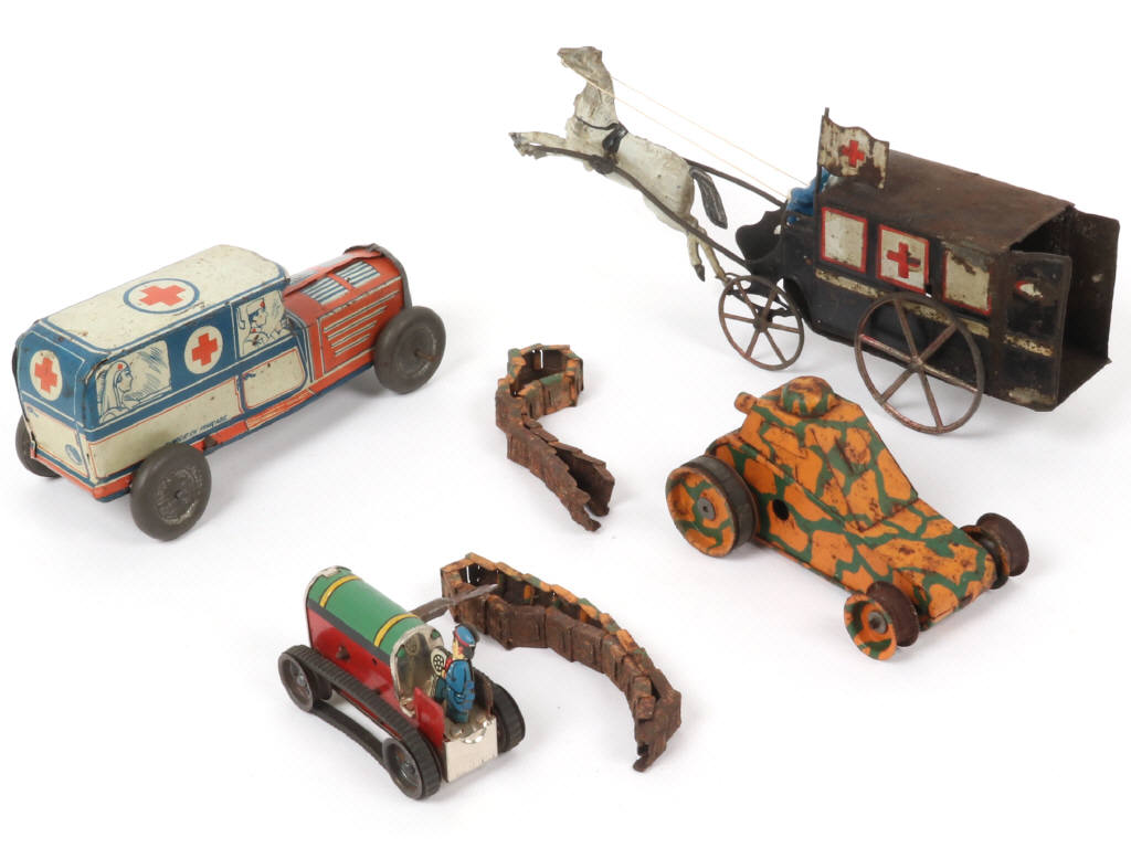 Lot 5 - DIVERS (4)