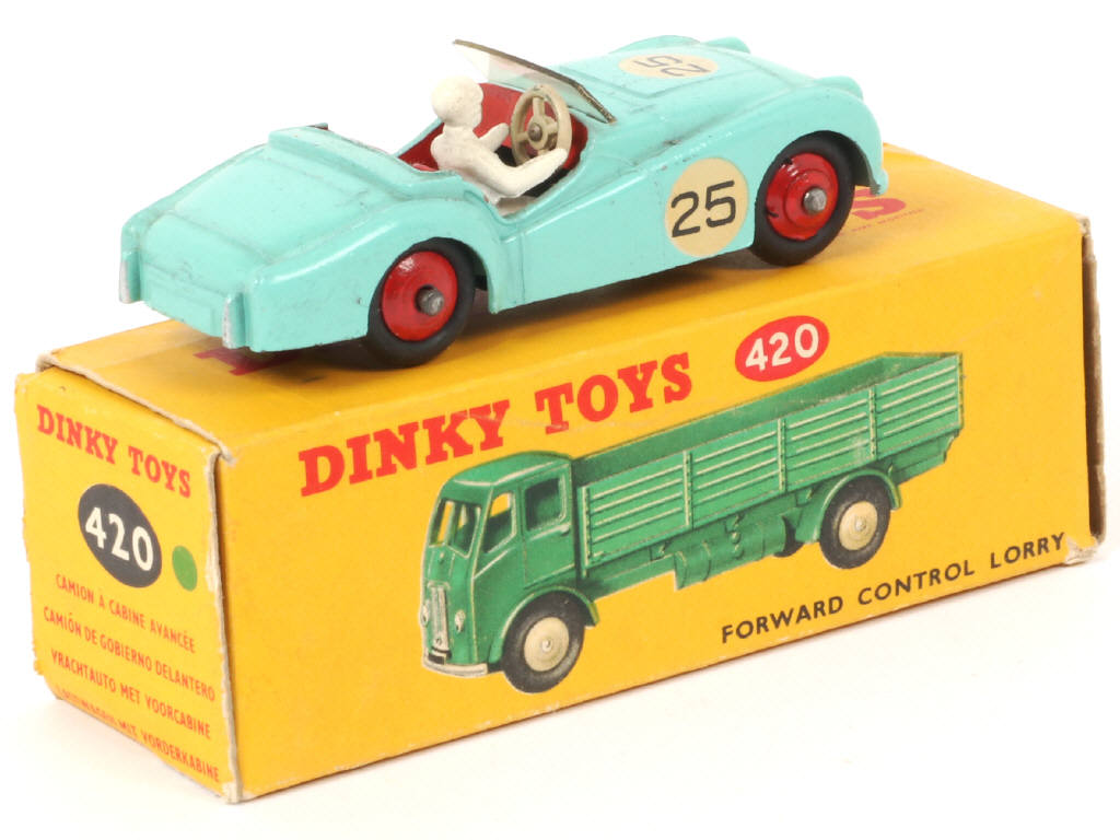 Lot 155 - DINKY TOYS (GB) (2)